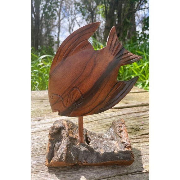 Vintage MCM Carved Wood Tropical Fish Sculpture on Drift Wood - Picture 7 of 13